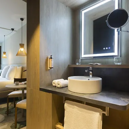 Mercure Centre Arenes Ним