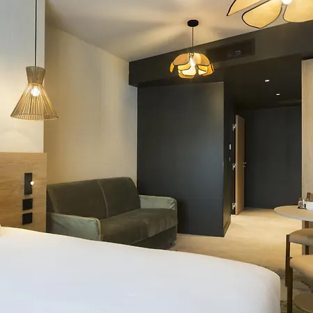 Mercure Centre Arenes * Ним