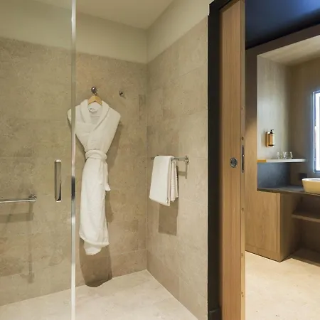 Отель Mercure Centre Arenes