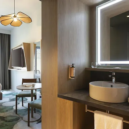 Mercure Centre Arenes Ним