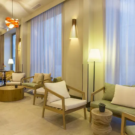 Mercure Centre Arenes Отель *