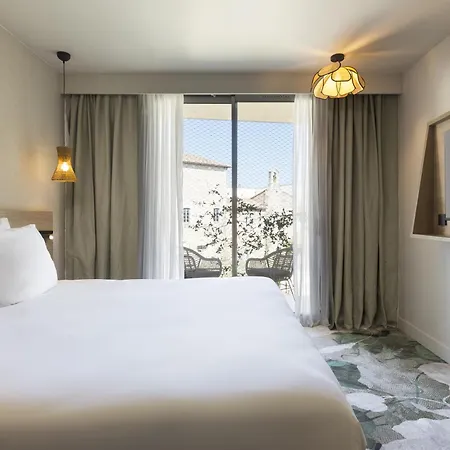 Mercure Centre Arenes Ним
