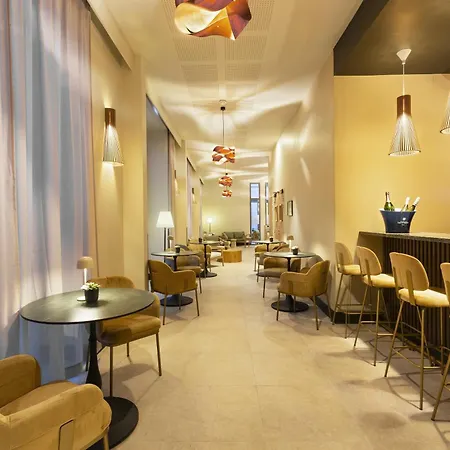 Mercure Centre Arenes * Ним