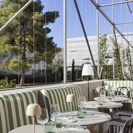 Mercure Centre Arenes Отель